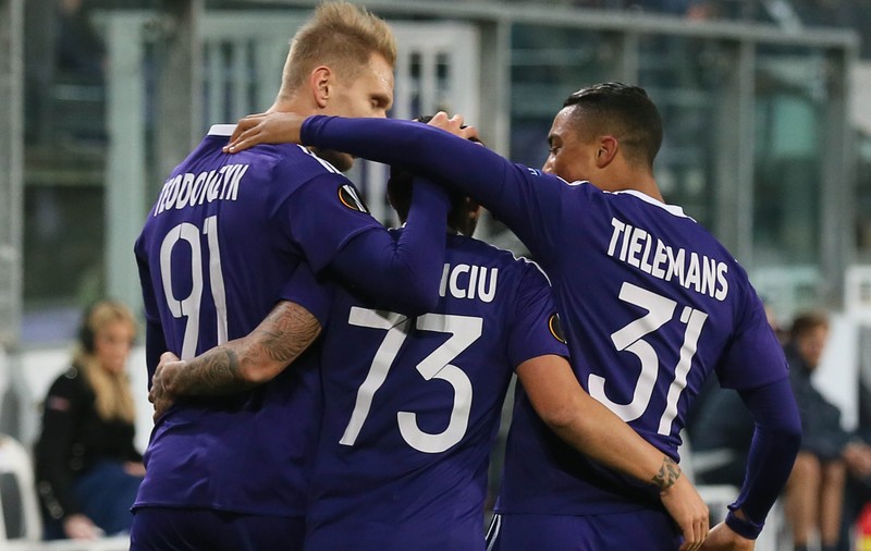 Anderlecht a câștigat cu Charleroi și a fost liderul Belgiei pentru câteva ore. Stanciu l-a înlocuit pe Chipciu. Rednic, răpus de Bruges