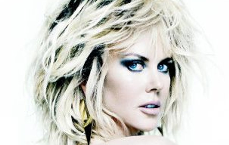 Cât tupeu! Nicole Kidman a pozat topless la 45 de ani. Intră AICI să vezi FOTOGRAFIA de care vorbesc toţi!
