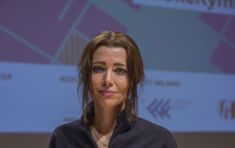 Scriitoarea Elif Shafak a fost găsită vinovată într-un dosar de plagiat în Turcia