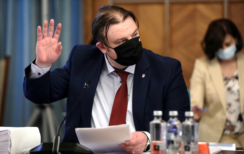 De la băiatul lui tata la mâna dreaptă a premierului Cîțu. Ce ne dezvăluie traseul academic al secretarului general al Guvernului