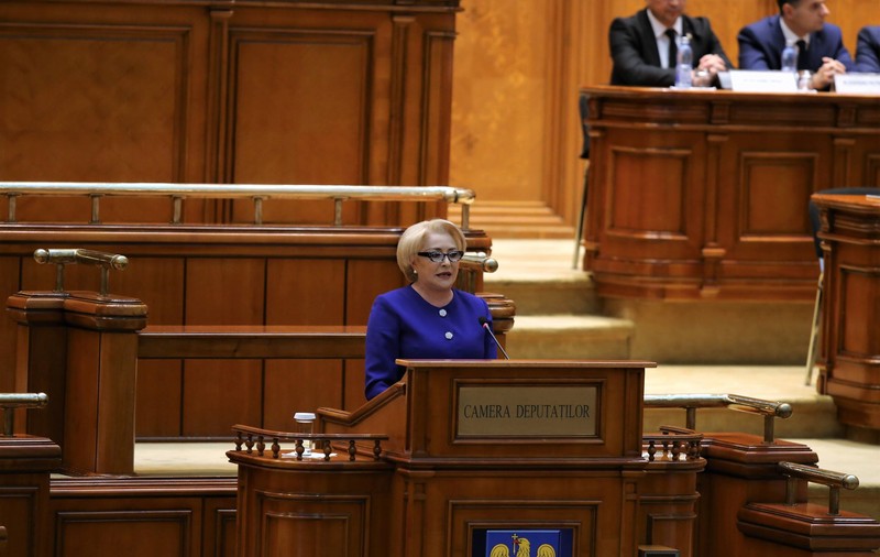 Premierul Viorica Dăncilă lansează un "mesaj de pace politică" către Iohannis: "Vreau să aniversăm ziua națională într-un climat de liniște și pace"