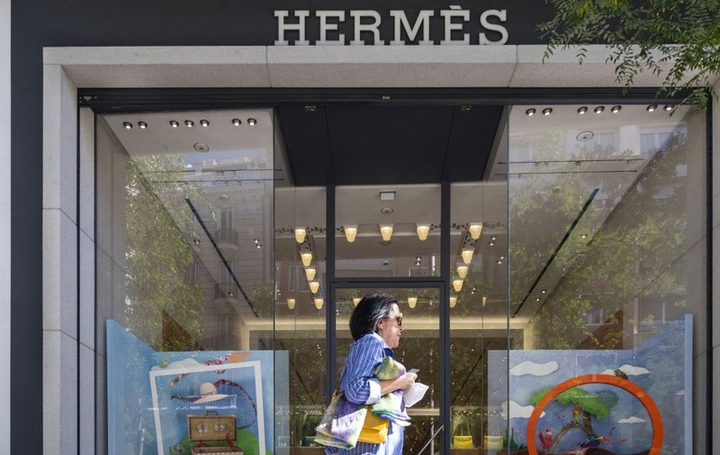 Misterul acțiunilor Hermes: un moștenitor al familiei și-a pierdut participațiile de 14 miliarde de euro, spune directorul companiei de lux