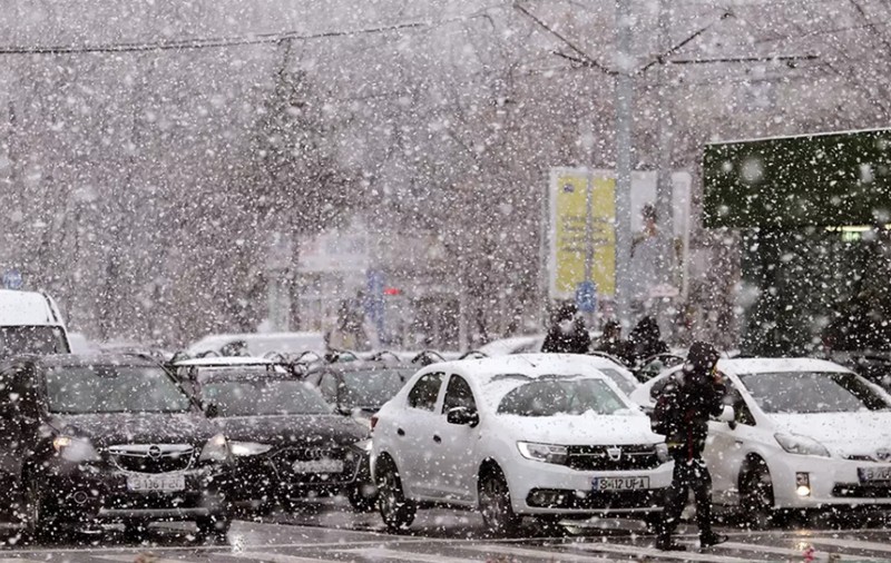 Coduri portocalii și galbene de viscol, vânt și polei. Harta zonelor vizate de atenționările meteo