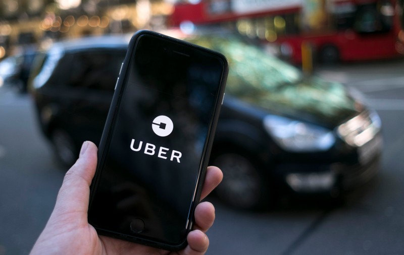 Uber, obligată să-i plătească 1,1 milioane de dolari despăgubiri unei nevăzătoare