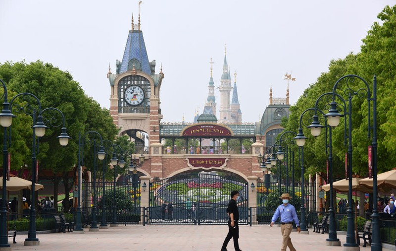 Disneyland Shanghai a fost închis în China din cauza unui singur caz de COVID-19