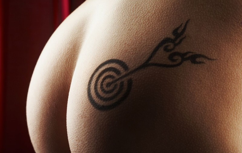 Tatuajele cu "henna neagră" provoacă alergii grave