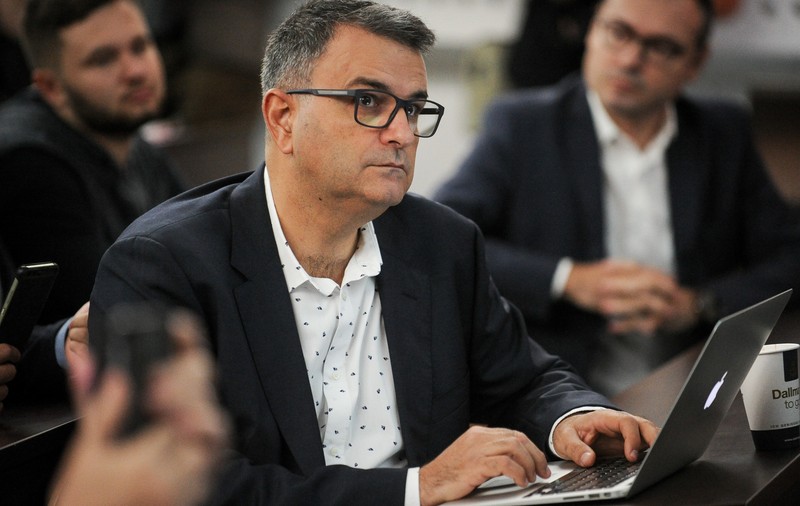Ce spune Lucian Mîndruță despre imaginile cu Klaus Iohannis la schi la o zi după tragedia de la „Matei Balș”