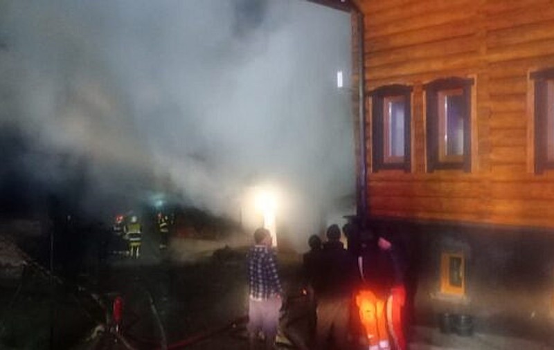 Incendiu la o școală din Suceava. Au ars magazia de lemne și centrala termică