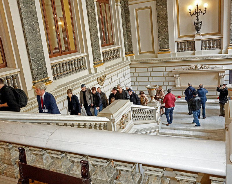 Povești din București | Palatul vecin cu cluburile de noapte. În Muzeul BNR se ascunde la vedere o frântură de istorie