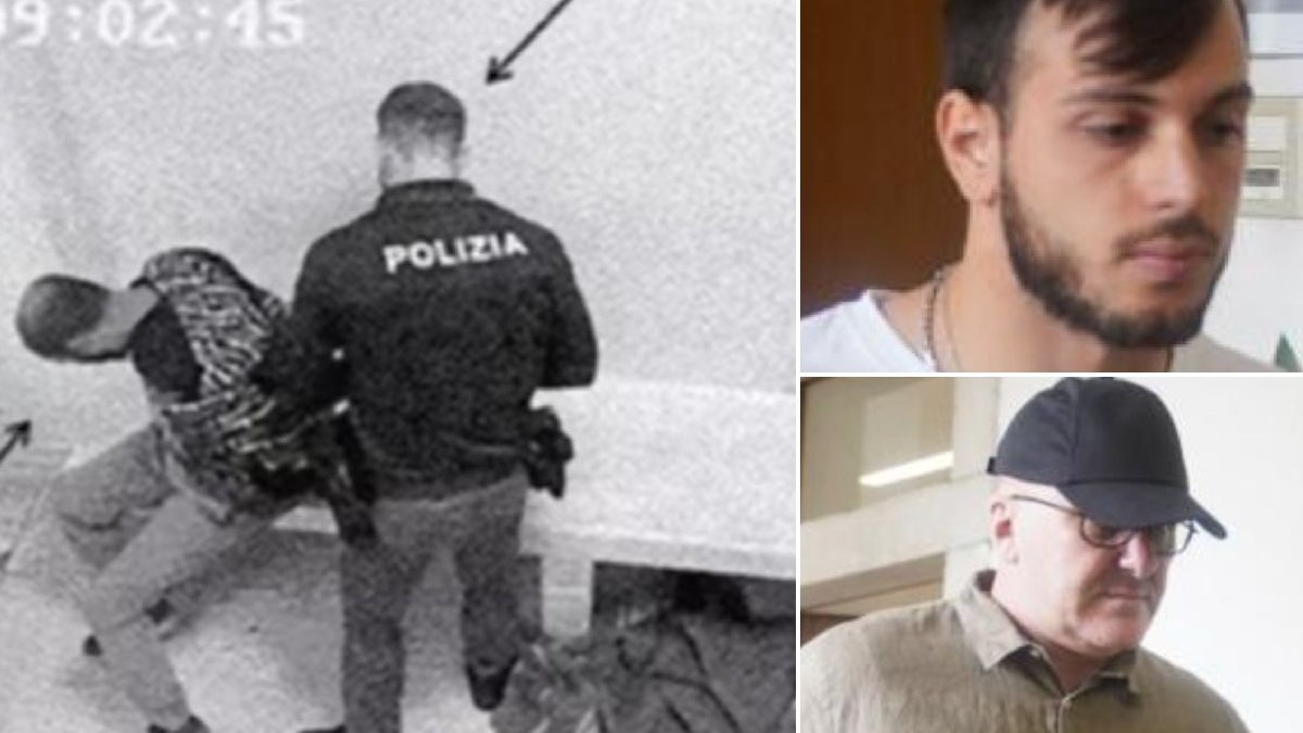 O imagine compusă care arată patru bărbați: un polițist îmbrăcat într-o jachetă neagră cu inscripția „POLIZIA” pe spate, un bărbat cu șapcă neagră, un bărbat cu mustanță îmbrăcat într-o bluză și albă și un alt bărbat care stă așezat pe o bancă și pare imobilizat de polițist.