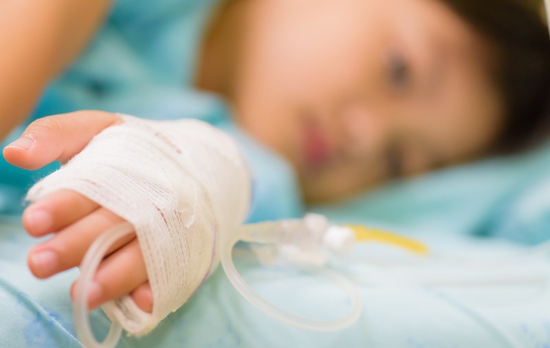 Tratament revoluționar în lupta împotriva cancerului: medicii britanici au vindecat o fetiță de 13 ani bolnavă de leucemie