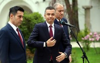 De la stânga la dreapta, Claudiu Manda (secretar general PSD), Sorin Grindeanu (președinte PSD) și Marian Neacșu (fost vicepremier și un om de bază al conducerii partidului). Foto: Dumitru Angelescu / Libertatea