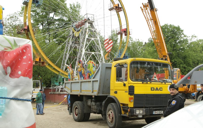 Circ la demolarea Roţii mari din Parcul Herăstrău| FOTO