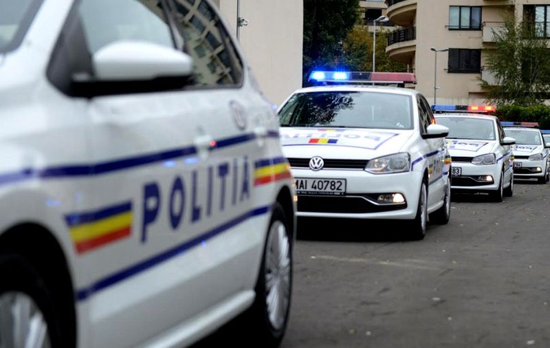 O polițistă a fost bătută de un fost deținut într-un club din Vișeu de Sus