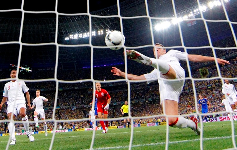Sepp Blatter, preşedintele UEFA, acceptă introducerea tehnologiei video în fotbal!