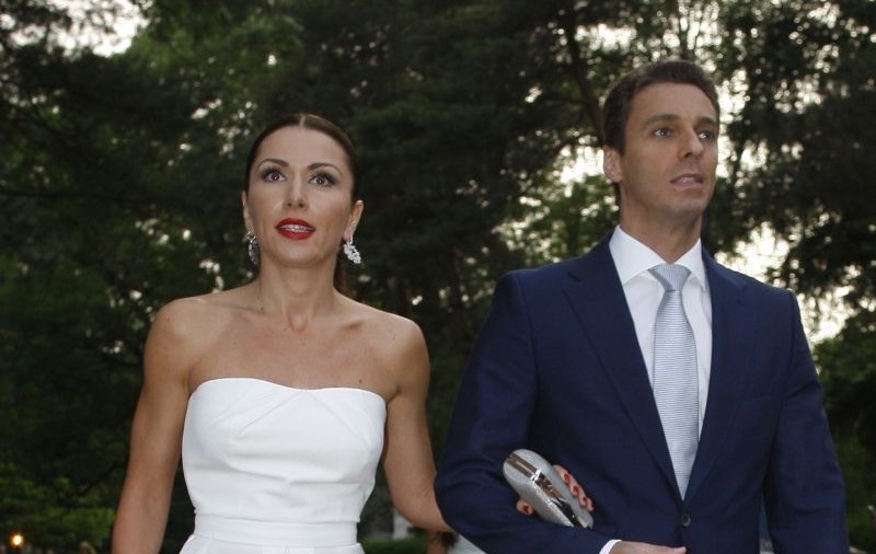 Posibila ÎNSURĂTOARE A lui MIRCEA BADEA cu prezentatoarea CARMEN BRUMĂ, subiect de GLUME pentru prieteni! VEZI CE TRADIŢIE va fi URMATĂ!