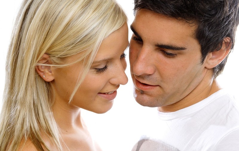 De Ziua Îndrăgostiților crește numărul persoanelor care se înscriu pe site-uri de dating