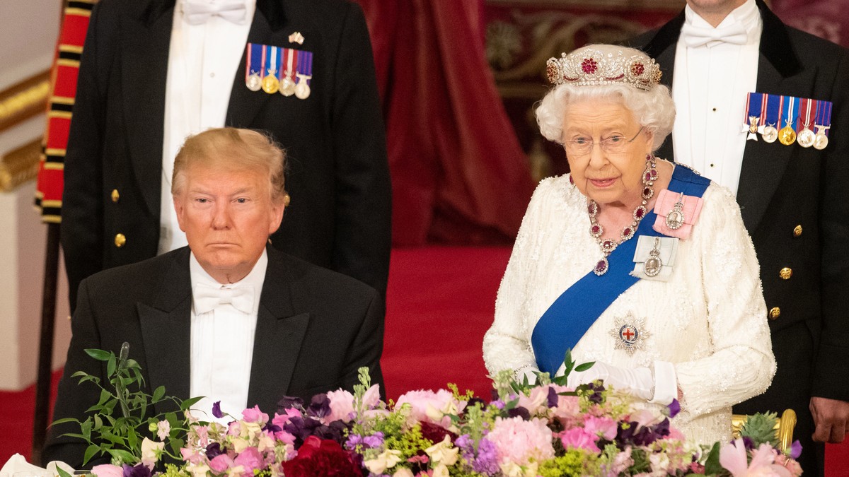 Donald Trump a adormit în timpul discursului ținut de Regina Marii Britanii la Palatul Buckingham