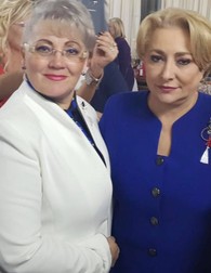 Aurelia Surulescu, alături de Viorica Dăncilă | Foto: Facebook