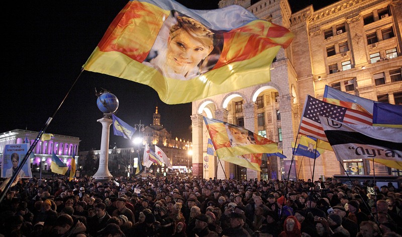 Ucrainenii s-au adunat în Piața Independenței pentru a sărbători cea de-a opta aniversare a Revoluției Portocalii din 2004, în care Viktor Iuşcenko a devenit președinte ucrainean | Foto: EPA