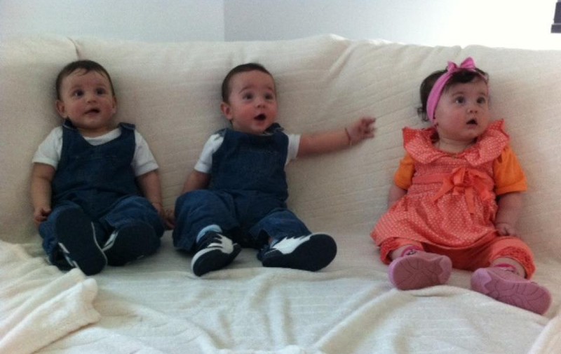 Uite ce frumoşi şi haioşi sunt tripleţii Nicoletei Luciu! | FOTO