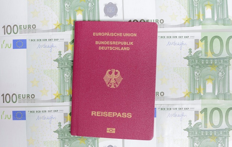 UE încearcă să elimine „pașapoartele de aur" și cere statelor membre să nu mai vândă vize rușilor și belarușilor
