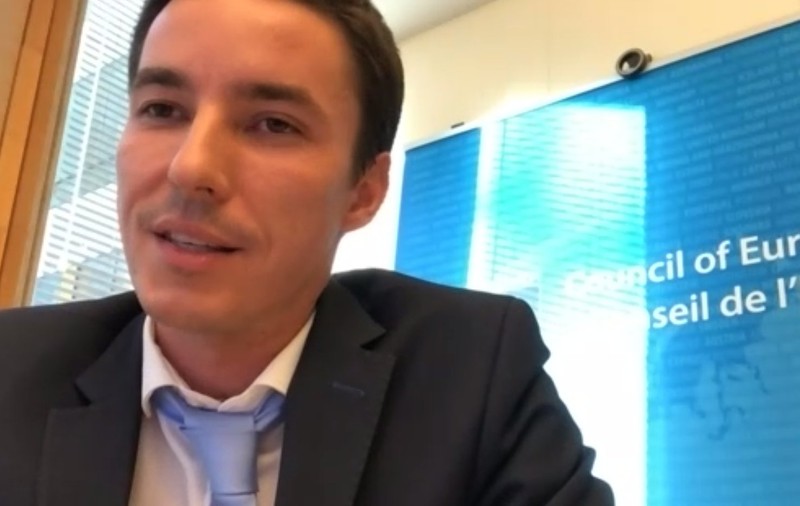 El conduce programul de combatere a spălării banilor al Consiliului Europei, tatăl lui este ofițer al serviciilor de informații ruse, dezvăluie presa germană