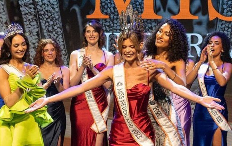 Cine e Rikkie Valerie Kollé, prima femeie transsexuală care a câştigat titlul de Miss Olanda. Ea va reprezenta ţara la Miss Univers