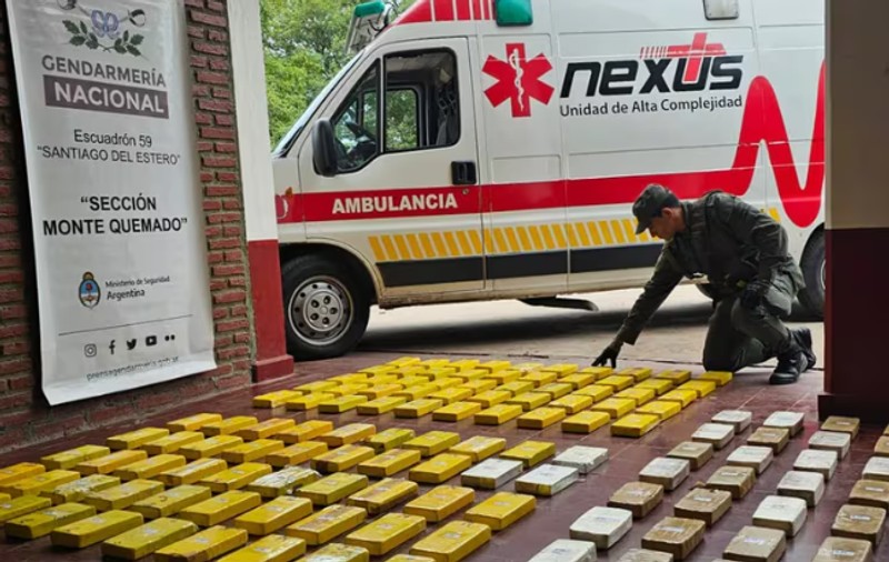 134 de kilograme de cocaină, găsite într-o ambulanță din Argentina. Cum și-au dat seama polițiștii că ceva nu este în regulă