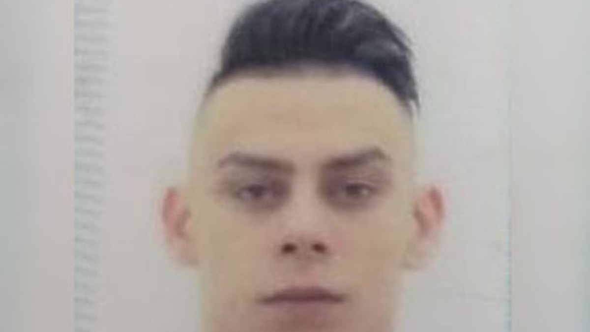 Bărbatul care ar fi comis jaful de la o sală de jocuri de noroc din Caracal, dat în urmărire națională
