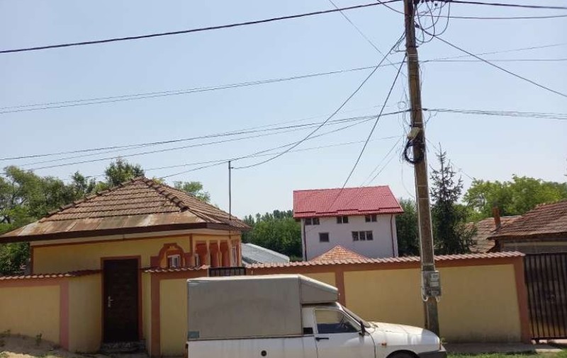 Azil ilegal descoperit în Teleorman. Proprietara a declarat că cei 17 vârstnici internați acolo, unii cu handicap, sunt de fapt turiști