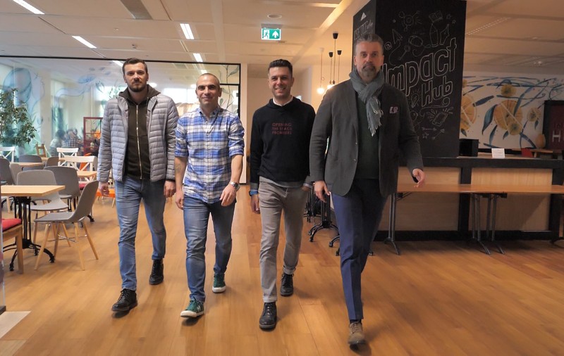 VIDEO/ Patru tați au „născut” un proiect. Dan, Alex, Cezar și Daniel sunt 4DADS COOL