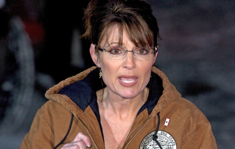 Sarah Palin a renunţat la postul de guvernator al Alaskăi