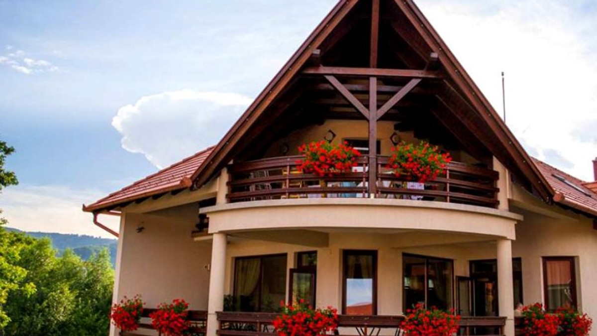 Cât sunt dispuși turiștii români să dea pe o noapte de cazare petrecută în ţară