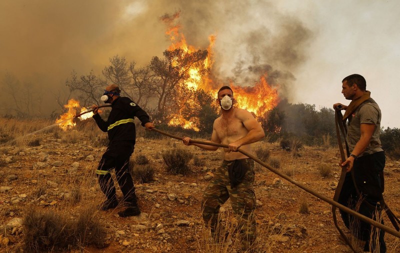 Grecia a intrat în cel mai fierbinte weekend de iulie din ultimii 50 de ani, spun meteorologii: „Ne așteaptă zile dificile”