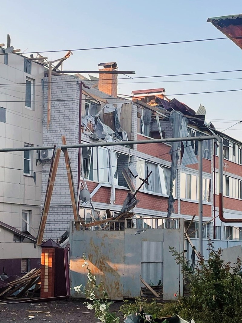 8739943 06.08.2024 In this handout photo released by the Kursk Region Acting Governor Press Office, a view shows a building damaged in a recent shelling by Ukrainian troops amid a cross-border attack on Russian territory, in the town of Sudzha, located eight kilometres from the Ukrainian border, Kursk region, Russia. Editorial use only, no archive, no commercial use.