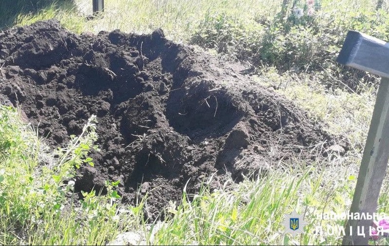 Un colonel rus a fost găsit într-un mormânt pe marginea drumului, în Ucraina: „L-au îngropat localnicii!”