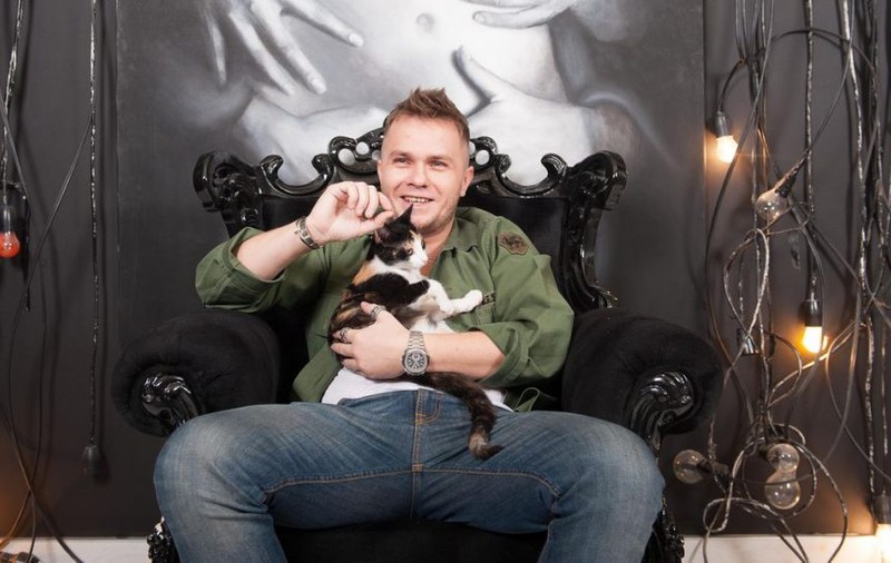 Codin Maticiuc, atac dur la adresa lui Cristian Pomohaci. “Rămâi cântăreț-calusar și poți să ieși din dulap îmbrăcat ca Madonna”