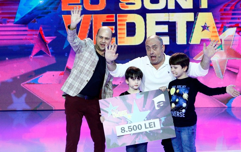 Emil Mitrache și băieții săi, Teodor și Eduard, au câștigat “Aici eu sunt vedeta”