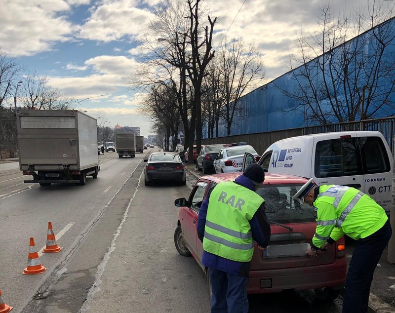 Peste 5.000 de amenzi pentru șoferii mașinilor, depistați cu defecțiuni la sistemele de frânare și direcție / FOTO