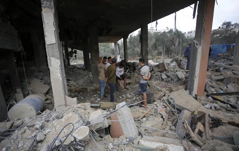 Zeci de morți după un atac israelian asupra unei școli ONU din Gaza. „Ne-au ucis copiii în timp ce dormeau”. Israelul spune că a lovit „o bază Hamas”