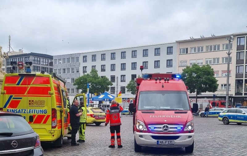 Un politician german de extremă-dreapta a fost atacat cu cuțitul în oraşul Mannheim