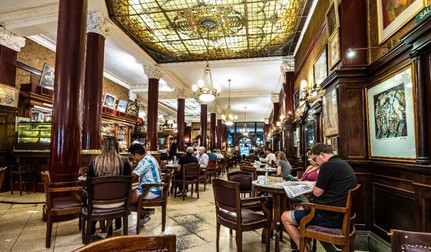 Café Tortoni din Buenos Aires. Sursa foto: Shutterstock