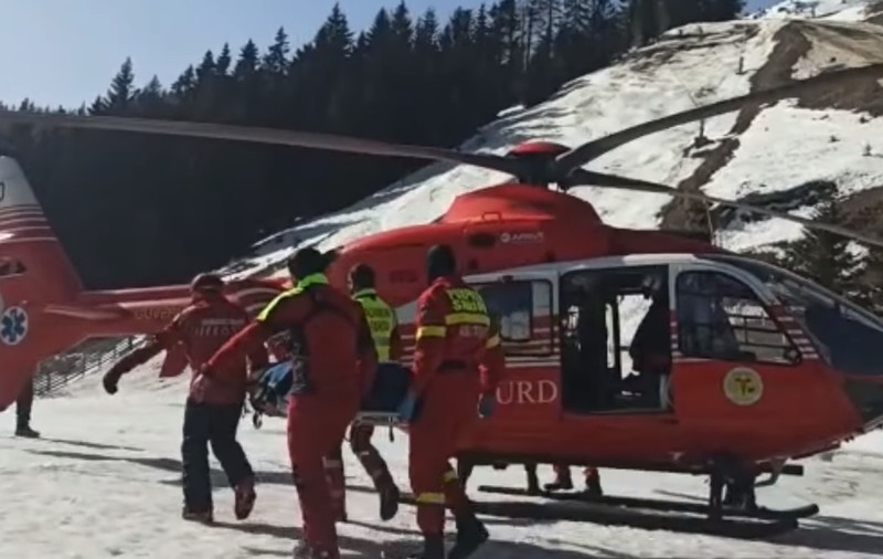 Fetiţa de 6 ani care a alunecat din telescaun la Sinaia a căzut 8 metri în gol. „Au rămas cu geaca în mână”