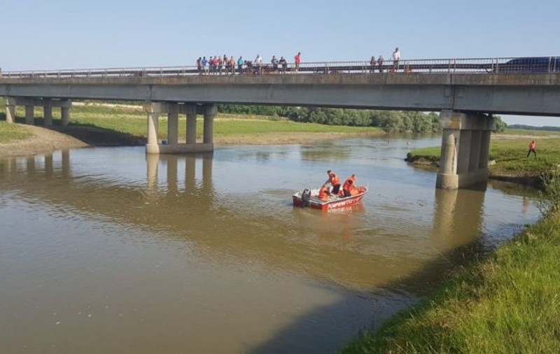 Un tânăr de 17 ani a murit înecat în râul Vedea, din județul Vâlcea