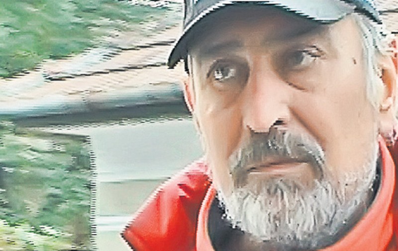 Dan Petrişor, un fost tenismen, e acuzat dur de vecinii săi din Făgăraş: şi-a ţinut în casă mama moartă pentru... pensie