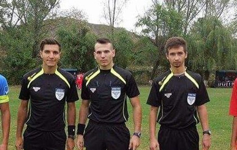 Situație neverosimilă la un meci amical! Înjurat de un fotbalist, arbitrul de centru a plecat de pe teren. S-a întâmplat la partida Gloria Buzău - CS Afumați