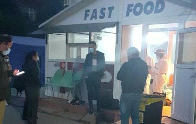 Conducerea militară de la Spitalul Judeţean Sibiu: Pacienţii cu COVID-19 nu mai sunt trataţi în fostul chioşc fast-food dezafectat