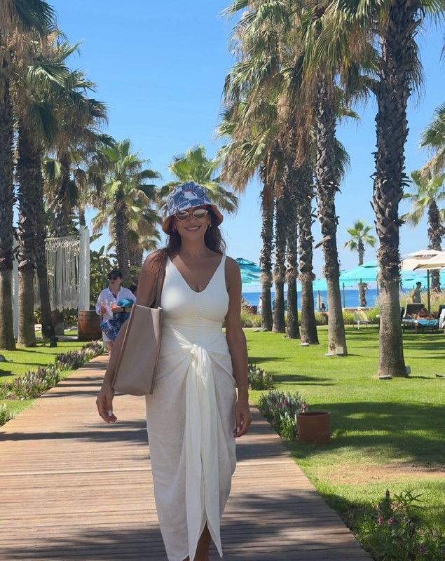 Imagini rare cu Claudia Pătrășcanu în costum de baie. Cum a apărut fosta soție a lui Gabi Bădălău în Turcia. „S-a dus pe val dieta mea”