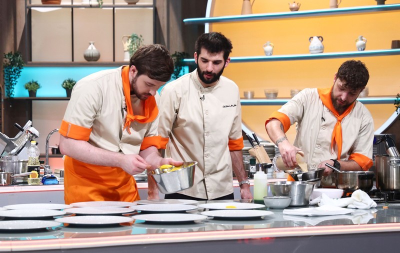 Se aleg semifinaliștii de la „Chefi la cuțite”. Ultimul battle al sezonului 15